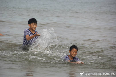 青岛海滨军事夏令营：海边儿童假期成长营