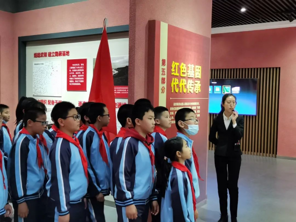 青岛杨家山里红色教育