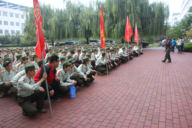 青岛军训拓展训练